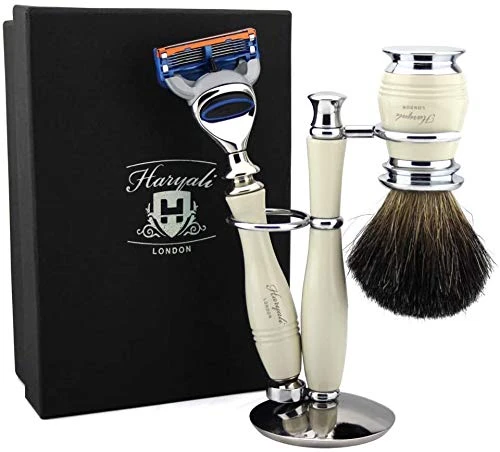 Haryali London Ivory erkek tıraş seti, 5 bıçaklı tıraş makinesi, tıraş fırçası ve tıraş standıyla birlikte ürün görseli 1