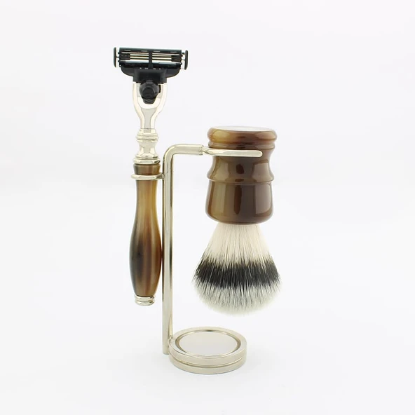 New Horn Luxury Koleksiyonu - Premium Islak Tıraş Seti - 3 Parça ve Kullanıma Hazır - Sentetik Gümüş Uçlu Porsuk ve Üç Kenarlı Tıraş Bıçağı > Önceden Takılmış Kartuşlu - 3 Bıçak ürün görseli 1