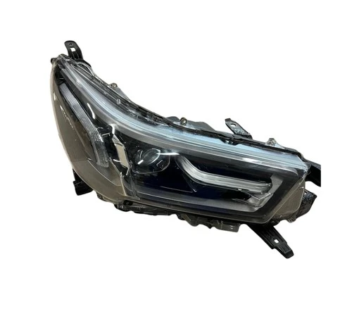 TOYOTA HILUX SAĞ FAR LEDLİ 2020-2024 81110-YP081-CAP ürün görseli 1
