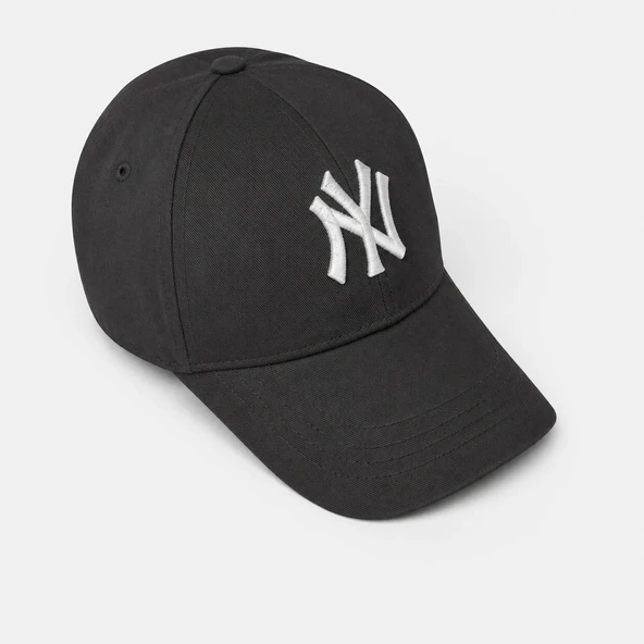 Karnas Unisex Koyu Gri Spor Şapka – Günlük Kombinlere Uyum Sağlayan Modern Baseball Cap ürün görseli 1