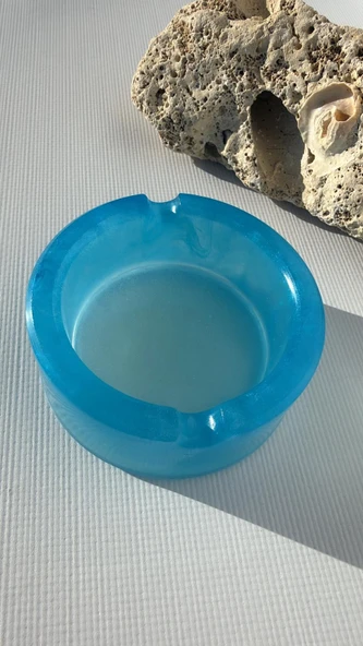 Parlak Mavi Sedefli Şeffaf Renkli Buğulu Yuvarlak Şekil Küllük Kül Tablası El Yapımı Epoksi Hediyelik ürün görseli 1