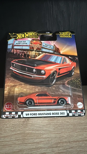 Hot Wheels Premium 69 Ford Mustang Boss 302 ürün görseli 1
