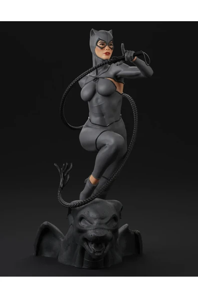 TuransoyCraft Batman Catwoman Boyalı Figür Kedi Kadın Figür Büyük Boy 25CM ürün görseli 1