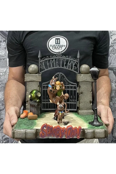 TuransoyCraft Scooby Doo Mezarlıkta Diorama Boyalı Figür 30 CM GENİŞLİK (DEV BOY) ürün görseli 1