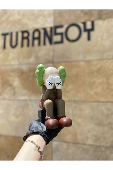 TuransoyCraft Kaws Crying On Seat Boyalı Figür 20 CM BOY ürün görseli 1