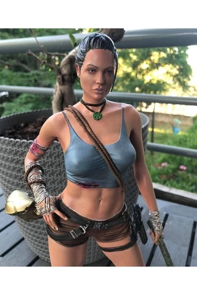 TuransoyCraft Angelia Jolie Tomb Rider Pose Boyalı Figür 25 Cm (DEV BOY) ürün görseli 1