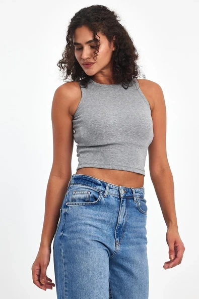 Kadın Gri Fitilli Görünümlü Askılı Kalın Esnek Örme Basic Crop Atlet - Resim 3