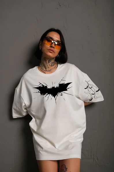 Kadın Bisiklet yaka tişort Ön ve Kol Yarasa Baskılı T-shirt  - Beyaz ürün görseli 1