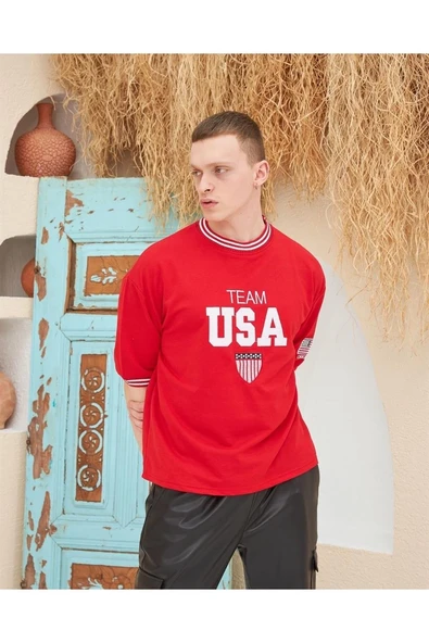 Erkek Bisiklet Yaka Tişört Nakış İşlemeli Kısa Kol Oversize T-Shirt - Kırmızı ürün görseli 1
