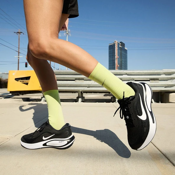 W NIKE JOURNEY RUN  Kadın Koşu Ayakkabısı FJ7765-001 ürün görseli 1