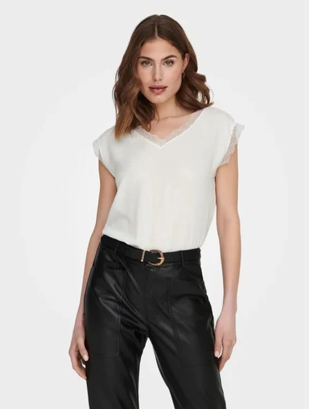 ONLJASMINA LIFE SS V LACE TOP NOOS WVN  Kadın T-Shirt 15252241 ürün görseli 1