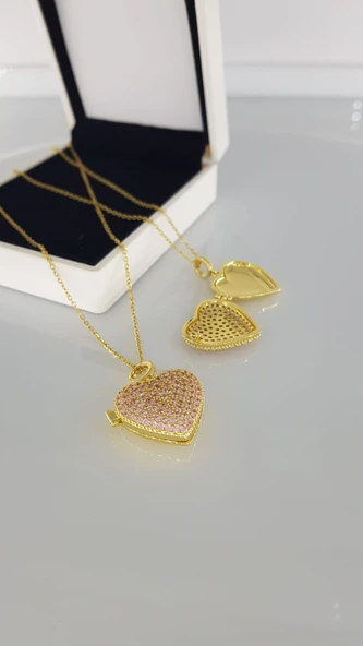 KALP AŞK MADALYON GOLD ÇELİK KOLYE ürün görseli 1