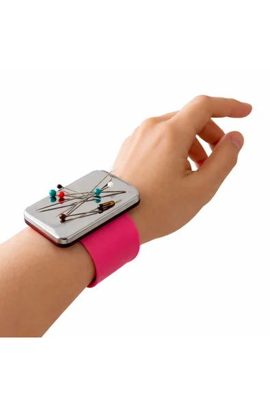 OZN TUHAFİYE Terzi Iğnedenliği Mıknatıslı Bileklikli Iğnelik ürün görseli 1