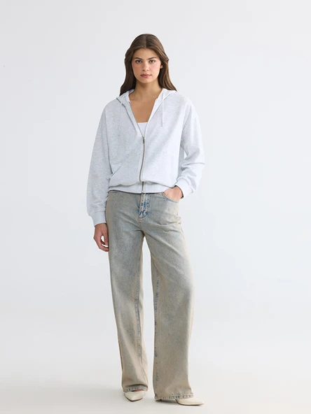 LCWAIKIKI Basic Beyaz Kapüşonlu Oversize Kadın Fermuarlı Sweatshirt - Resim 2