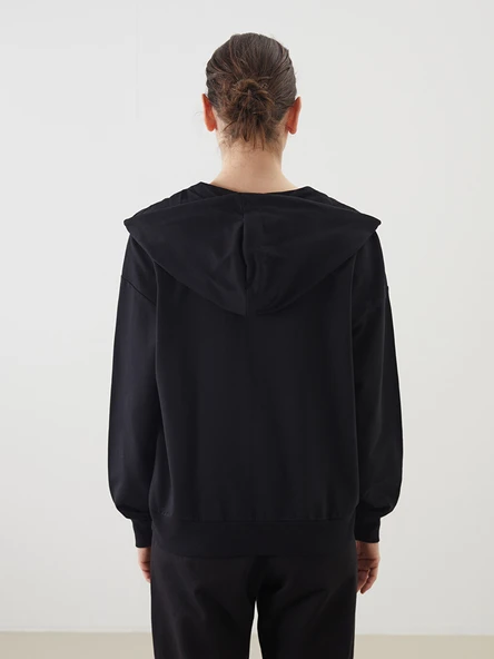 LCWAIKIKI Basic Siyah Kapüşonlu Oversize Kadın Fermuarlı Sweatshirt - Resim 4