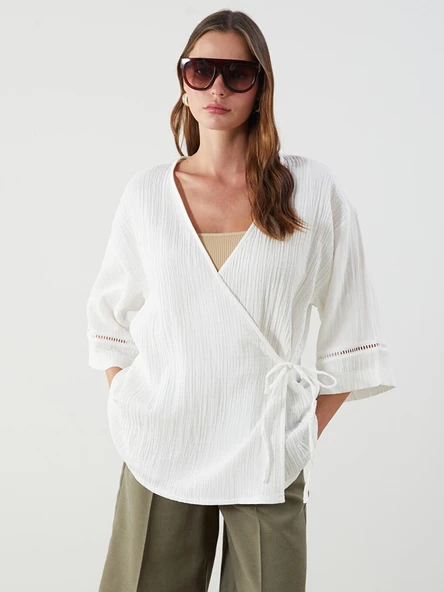 LCW Vision Beyaz V Yaka Dokulu Oversize Kadın Kimono ürün görseli 1