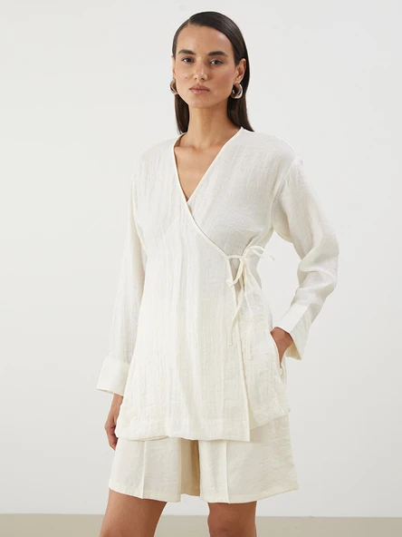 LCWAIKIKI Classic Ekru Kruvaze Yaka Dokulu Kadın Kimono ürün görseli 1