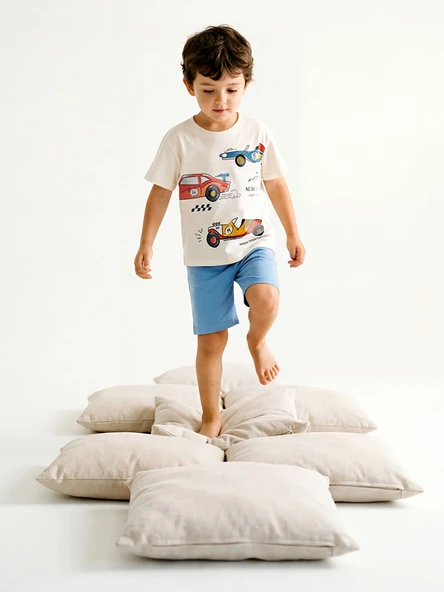 LCW Kids Ekru Araba Baskılı Erkek Çocuk Şortlu Pijama Takımı ürün görseli 1