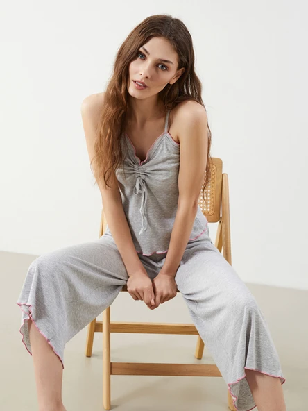 LCW DREAM Gri V Yaka Kadın Kaprili Pijama Takımı ürün görseli 1