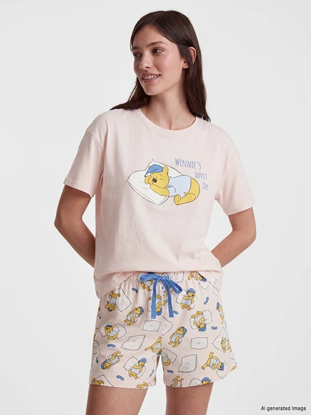 LCW Young Pembe Winnie the Pooh Baskılı Kadın Şortlu Pijama Takımı ürün görseli 1