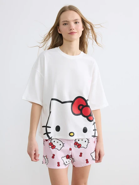 LCW Young Pembe Hello Kitty Baskılı Kadın Şortlu Pijama Takımı ürün görseli 1