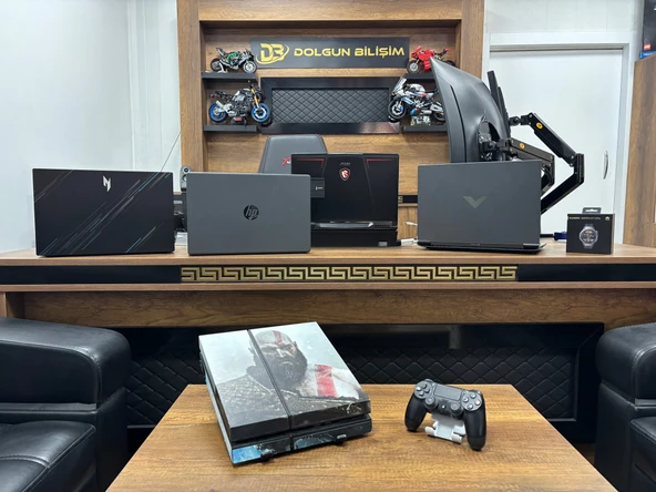 Sony PlayStation 4 Fat Kasa God Of War Kaplamalı Tek Kol 500GB Oyun Konsolu (İKİNCİ EL) ürün görseli 1