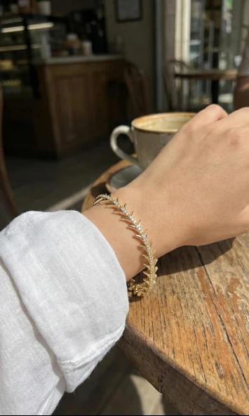 Pirinç Gold Renk Balık Sırtı Model Zirkon Taşlı Kadın Bileklik -1492 ürün görseli 1