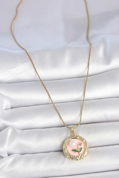 316L Çelik Gold Renk Zincir Pembe Çiçek İşlemeli inci Detay Portre Model Kadın Kolye -1492 ürün görseli 1