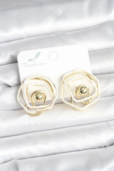 Pirinç Gold Renk Beyaz Mineli Geometrik Gül Model Kadın Küpe ürün görseli 1