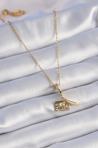 316L Çelik Gold Renk Kalp Detay Mektup Figür Charm Model Kadın Kolye -1492 ürün görseli 1