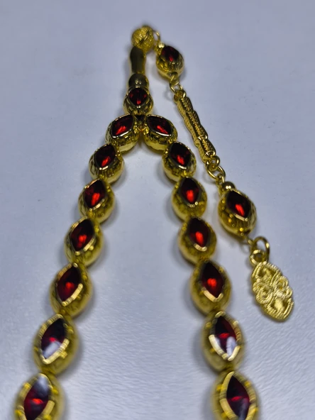 Kırmızı Mineli Sarı Metal Alpaka Özel Tasarım Ağır Tesbih (11 x 8 x 6 mm) ürün görseli 1