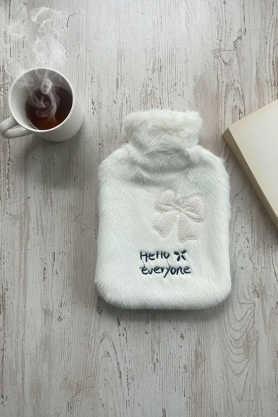 Hello Everyone Yazılı Kurdeleli Beyaz Peluş Sıcak Su Torbası, 1 Litre, Yumuşak Kılıf, Uzun Süre Sıcak Tutan Termal ürün görseli 1