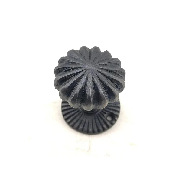 Antika Tarz Dekoratif Pirinç Açarlı Kapı Babası - 50mm, Oksit ürün görseli 1