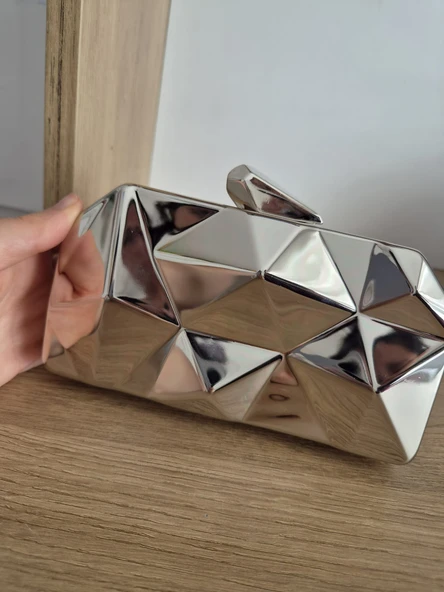 Modern Geometrik Gümüş El Çantası ürün görseli 1