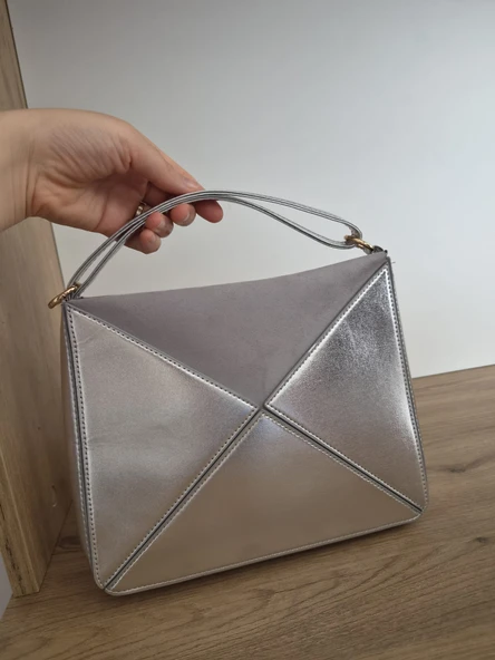 Modern Geometrik Gümüş El Çantası ürün görseli 1