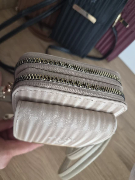 Şık ve Minimalist Krem Omuz Çantası ürün görseli 1