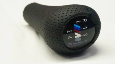 VITES TOPUZU BMW M POWER 6 VITES E30/34/36/39/46/60/62/90/92 BENEKLI DERI ürün görseli 1