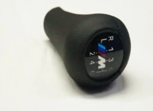 VITES TOPUZU BMW M POWER 6 VITES E30/34/36/39/46/60/62/90/92 SIYAH DERI ürün görseli 1