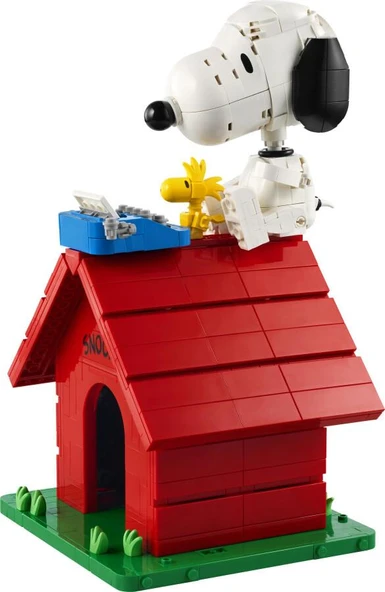LEGO Ideas 21368 Peanuts: Snoopy's Doghouse - Resim 3
