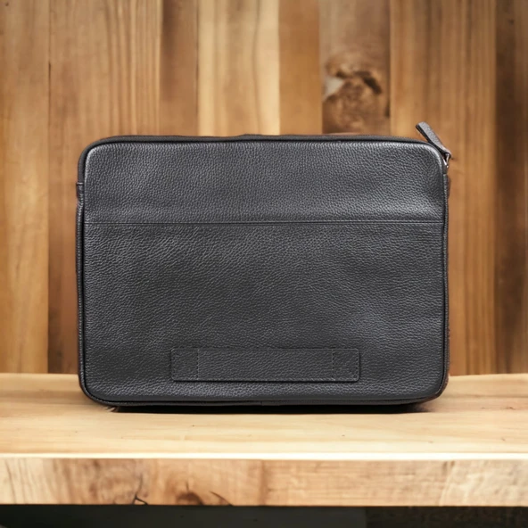 Awe 14 inç MacBook Ve Pc Uyumlu Deri Kılıf ERC1 Siyah ürün görseli 1