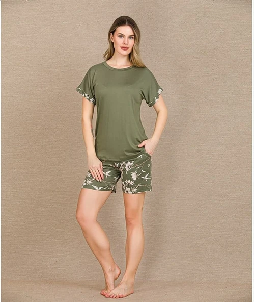 Closet Şık Tasarım Çiçek Desenli Yeşil Şortlu Kısa Kol Viskon Pijama Takımı ürün görseli 1
