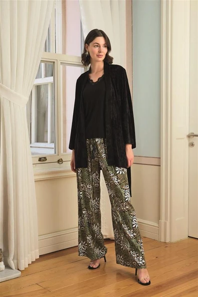 Çiçek Yaprak ve Etnik Desenli Dantelli 3’lü Pijama Takımı ürün görseli 1