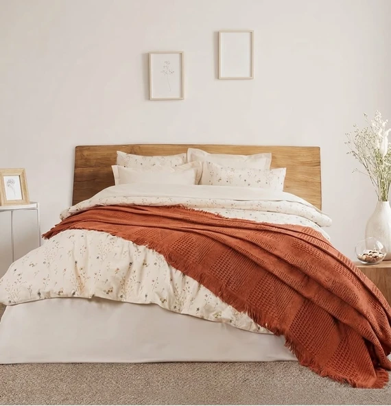 Şaheser Home Collection  Çift Kişilik Pikeli Dijital Baskılı Nev Takımı Marvin Kiremit ürün görseli 1