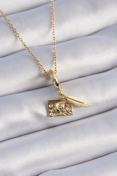316L Çelik Gold Renk Detay Mektup Figür Charm Model Kadın Kolye ürün görseli 1