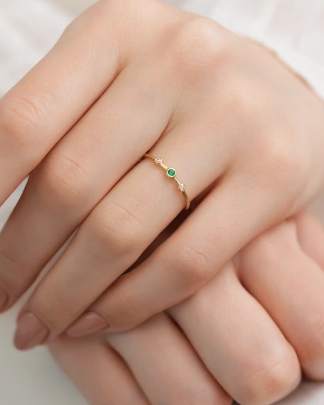 14 Ayar Altın Yeşil Zirkon Taşlı Minimal Yüzük ürün görseli 1