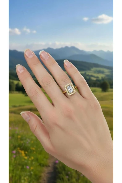 Gold Renk Zirkon Taşlı Baget Yüzük ürün görseli 1