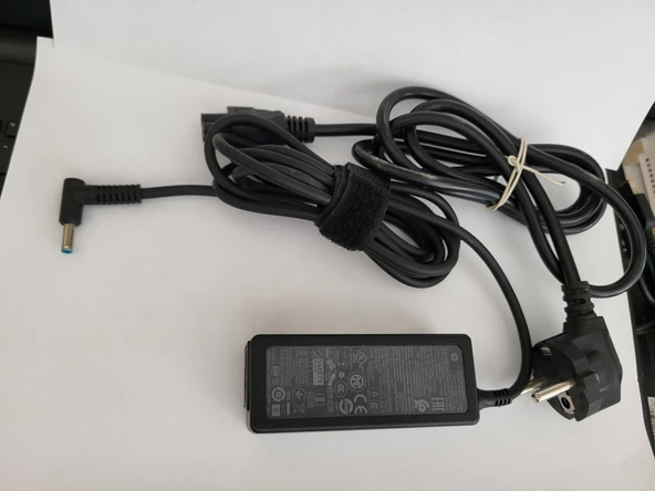 Hp 854054-003 Laptop Adaptör Şarj Aleti 19.5 VOLT 2.31 AMPER  INCE IGNE MAVU UÇ 2 EL ADAPTÖR ürün görseli 1