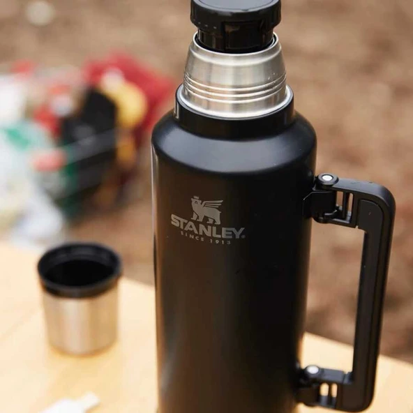 Stanley Classic Vacuum Bottle 1,4Lt Termos Black Matte - Resim 2