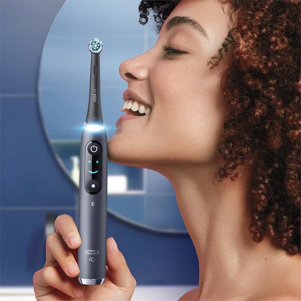 Oral-B IO 9 Serisi Şarjlı Diş Fırçası Siyah + Seyahat Kabı + Manyetik Şarj Cihazı ürün görseli 1