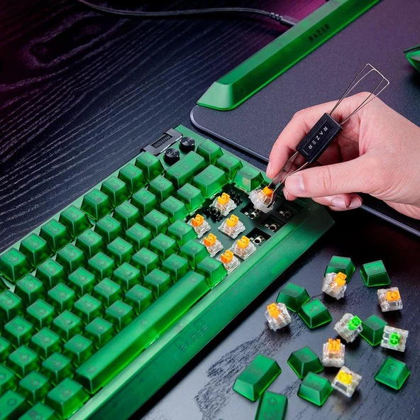 RAZER BLACKWIDOW V4 %75 PHANTOM GREEN EDITION US GAMING KLAVYE - Resim 3